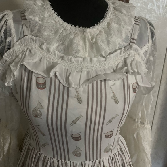 NWOT Magic Tea Party “Musicians in Bremen Town” JSK with hairclips, bow, belt - Picture 8 of 12